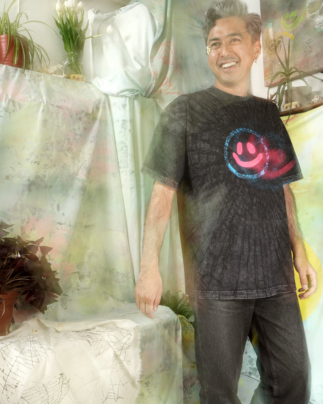 Cracked Smiley Tee (Carbon)