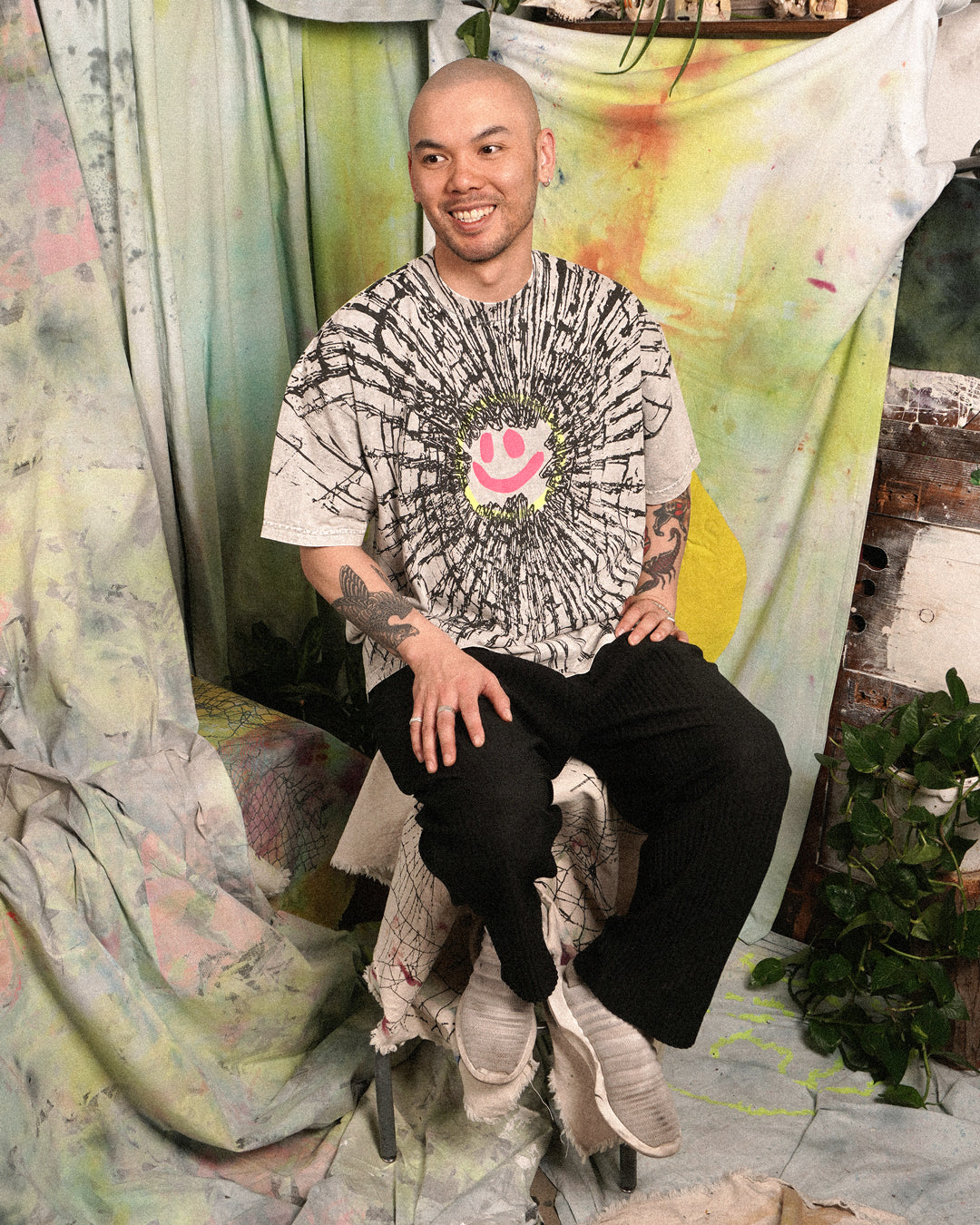 Cracked Smiley Tee (Limestone)